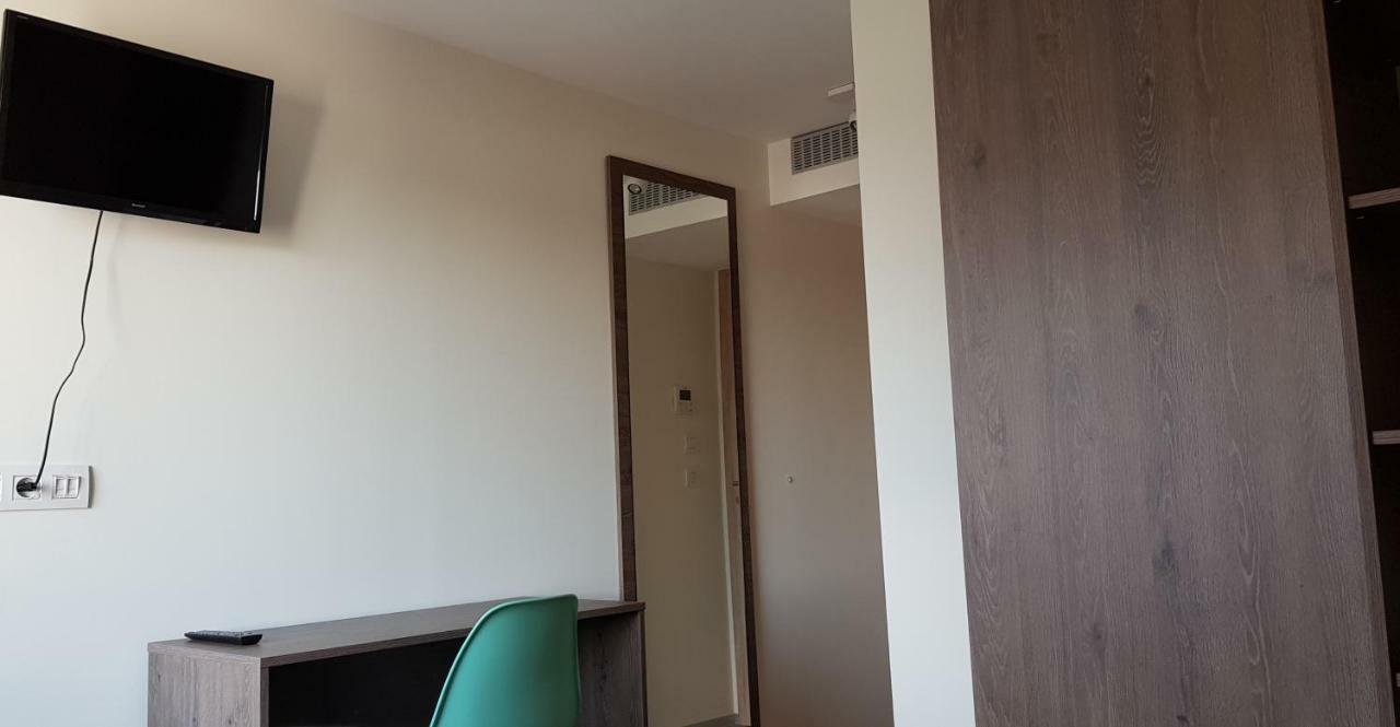 ליברמונט Hotel L'Avenue מראה חיצוני תמונה